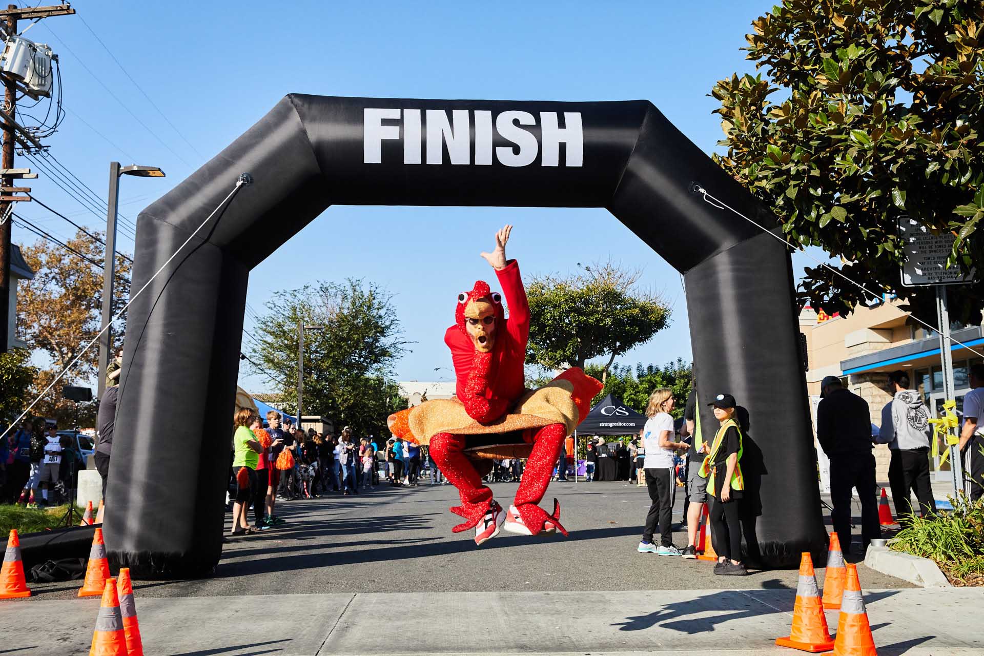 Turkey Trot Raises 10,000 for PALS and Beautification Toluca Lake