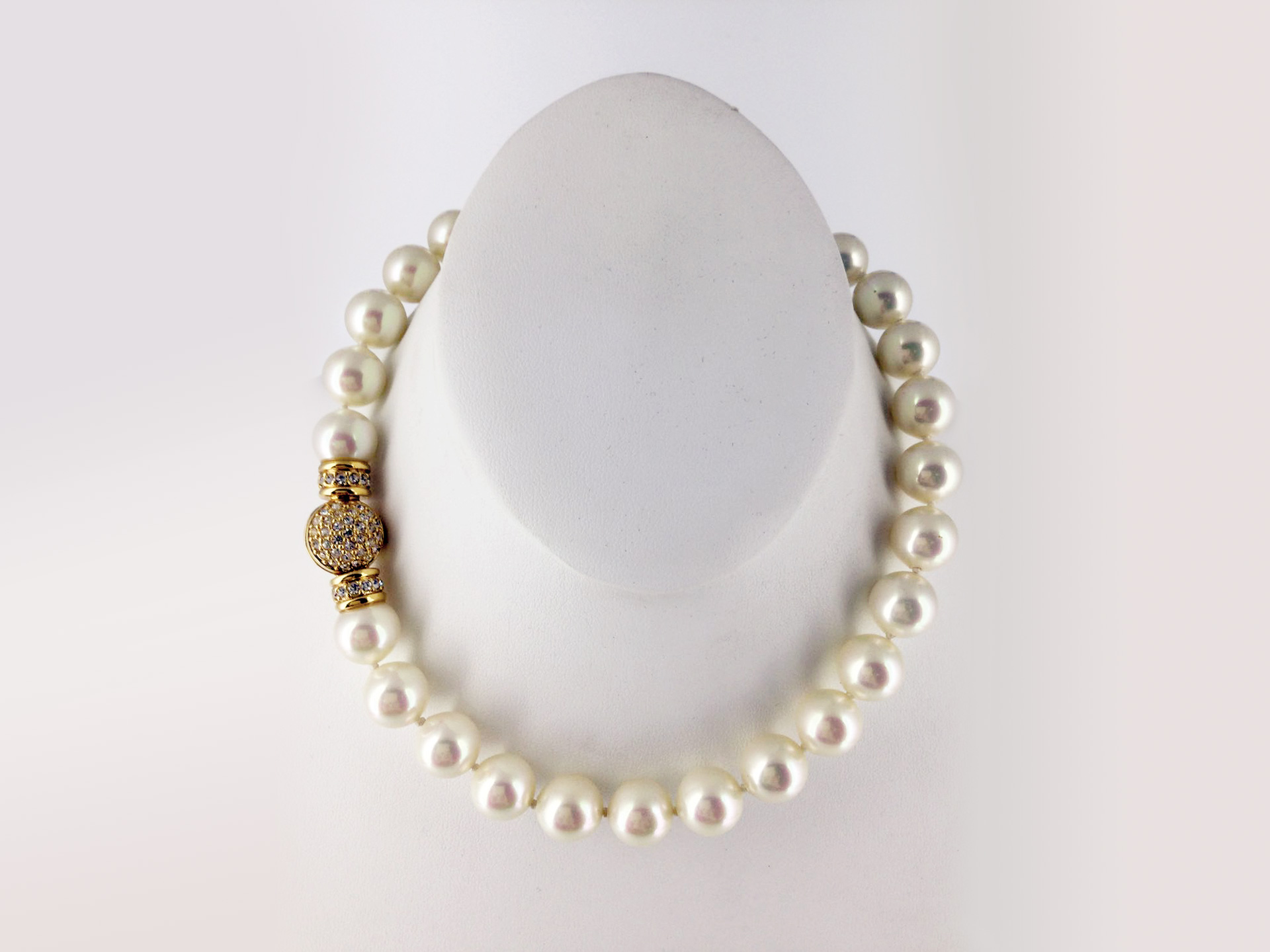 the-history-heritage-and-timeless-heirlooms-of-harry-p-archinal-9-dior-prym-pearl-necklace