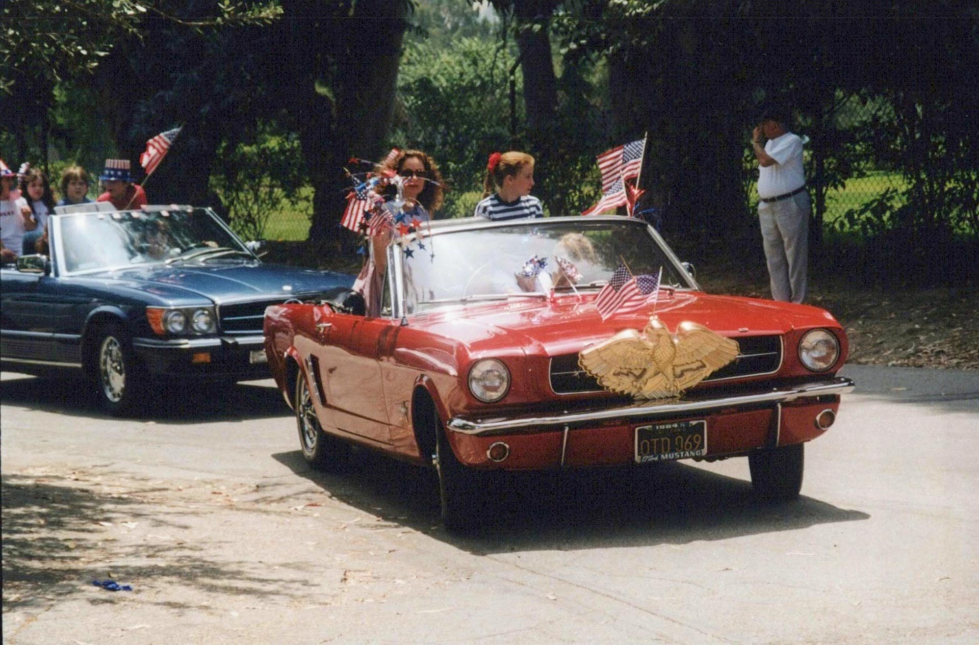 history-from-our-readers-2-toluca-lake-fourth-of-july-parade-1998-3